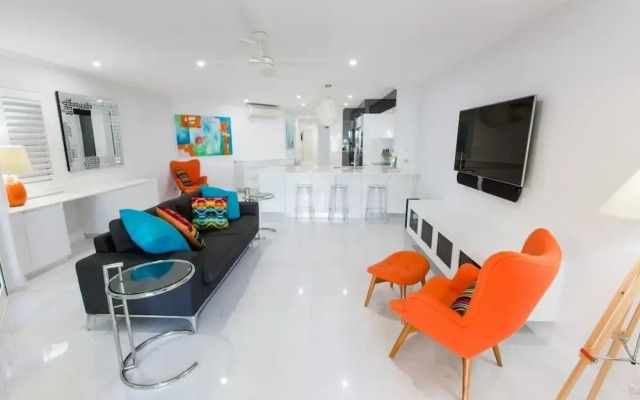 603 On The Beach - Luxury Apartment