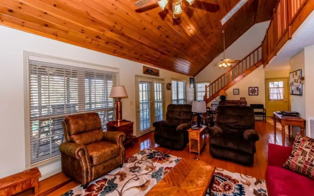 Daddy's Dream - 3 Br home by RedAwning