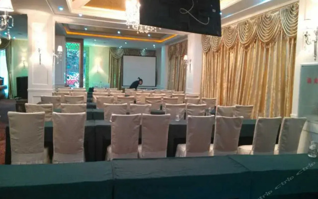Xinhua Hotel