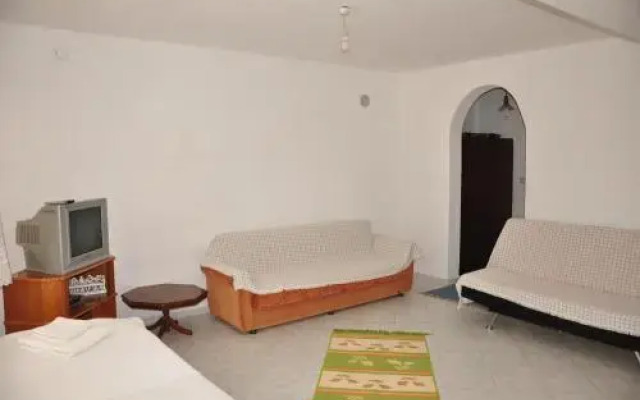 Apartment Iskandil