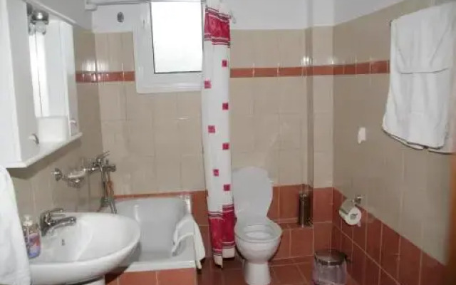 Elanthi Hostel