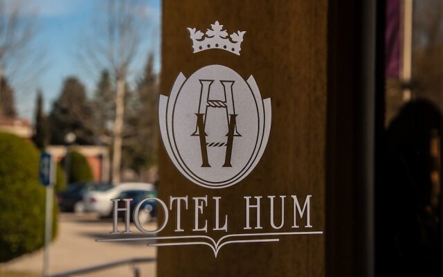 Hotel Hum