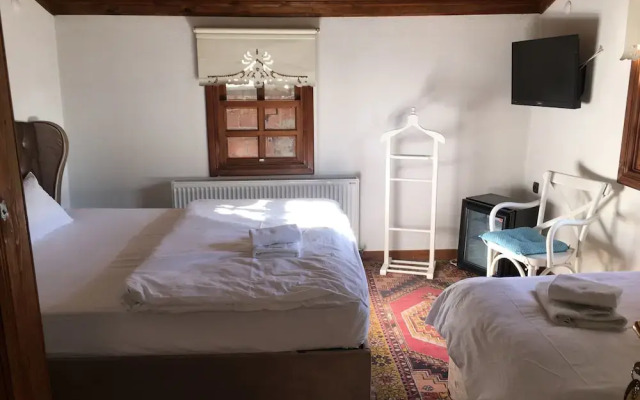 Kuscu Han Otel