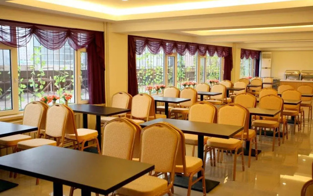 Huyue Hotel Chaoyang Train Station Store