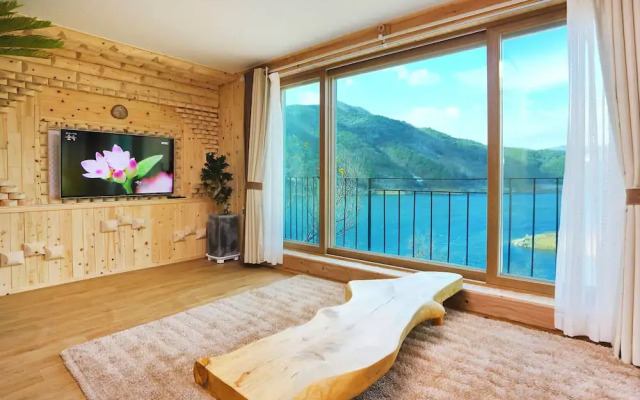 Suncheon Golden Lakeside Pension