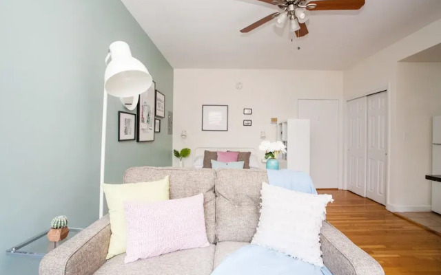 Modern Back Bay Suites by Sonder