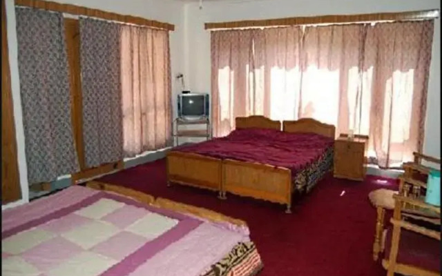 Hotel Season Palace