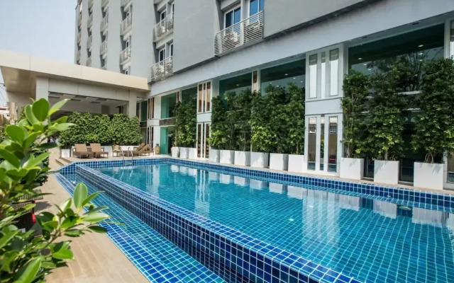 Golden Dragon Suvarnabhumi Hotel