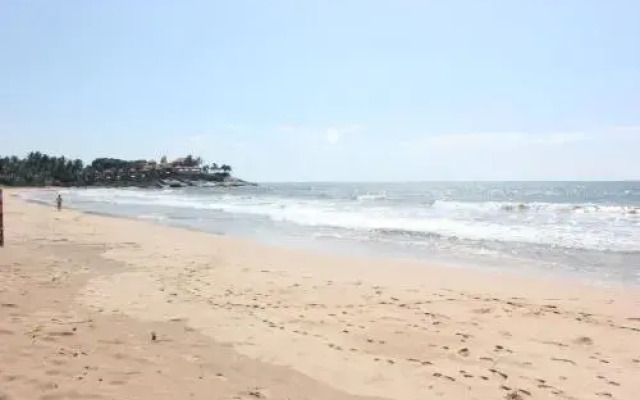 Warahena Beach Hotel