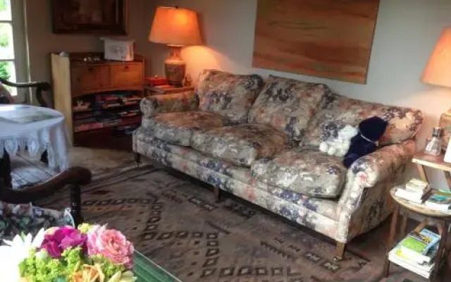 All Seasons Bed & Breakfast