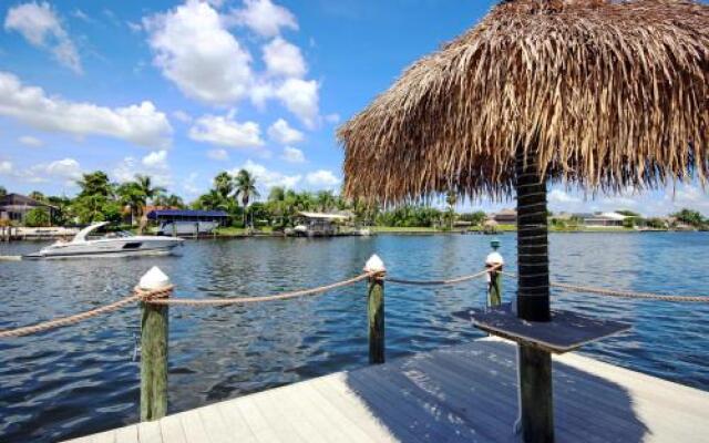 Waterfront Villa Id2621