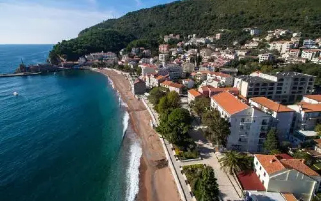 LuxBeachFront