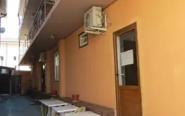 ?rystal Guest house