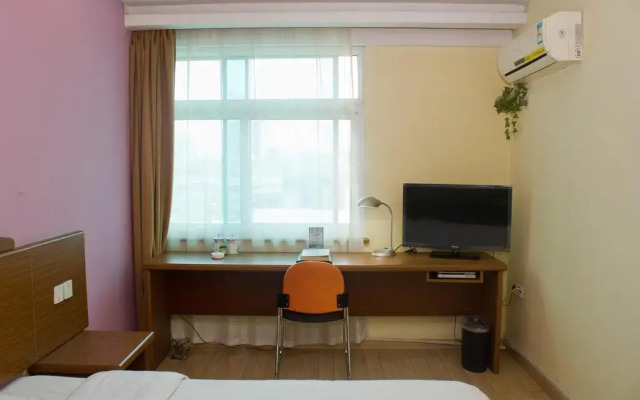 Super 8 Hotel