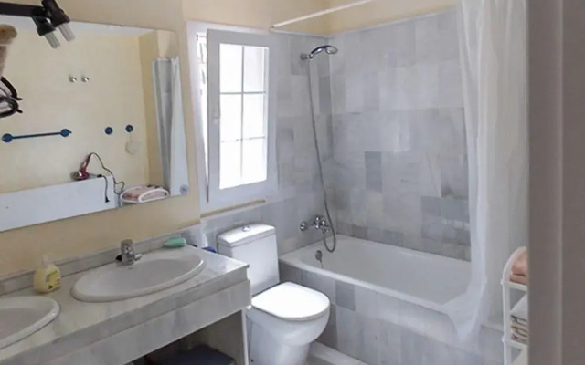 House With one Bedroom in Huelva, Nuevo Portil, With Shared Pool, Enclosed Garden and Wifi Near the Beach