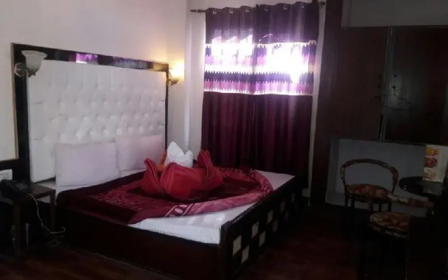 Hotel Laljee