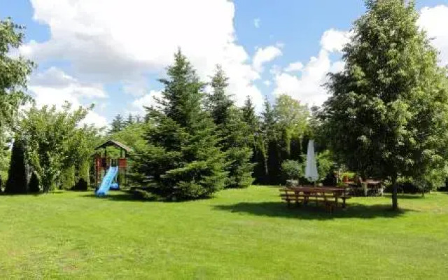 Magyar Apartmanházak I-III.
