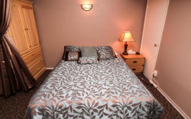 Mammoth Ski & Racquet Club #94