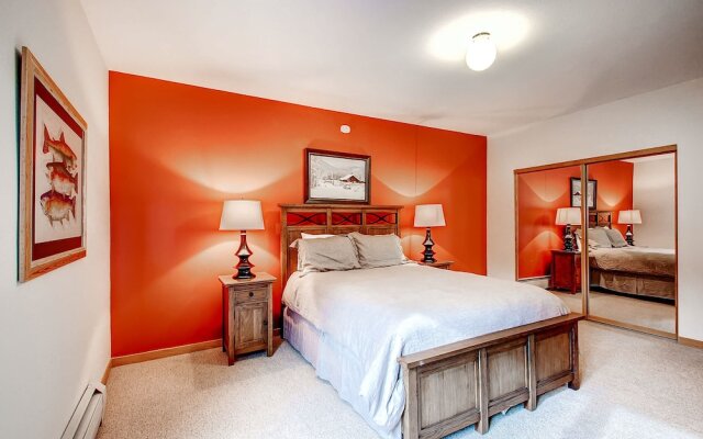 Mountaineer #M-1 - Ski-In/Ski-Out - Private Outdoor Hot Tub