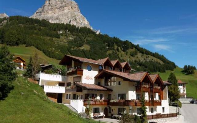 Alpin Apartments Colfosco