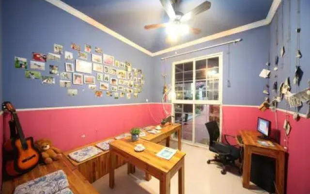 Xiamen Under The Banyan Cafe Hostel