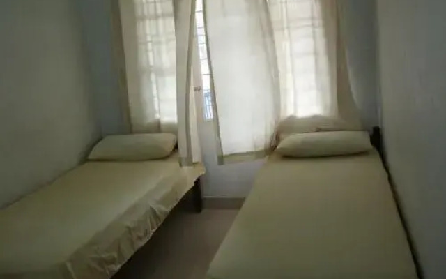 Hebron Inn