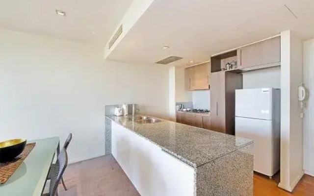 Wyndel Apartments - Harbour Watch