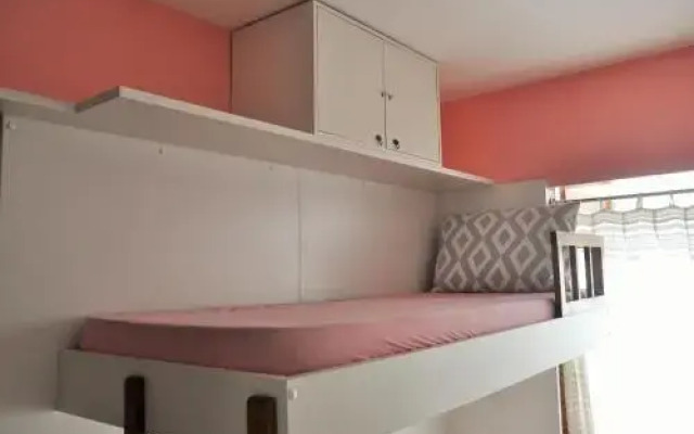 Hostel 325
