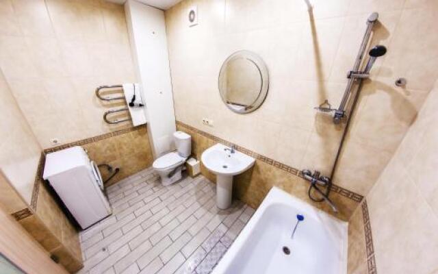 Houm Otel' na Revoljutsionnoj, 96