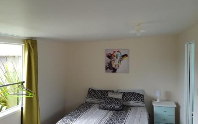 Kuaotunu Cabins – Guest Rooms – Matarangi