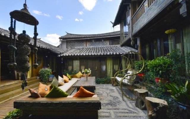 Lijiang Yuelang Inn