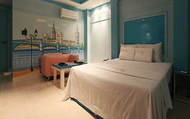 Hotel C&