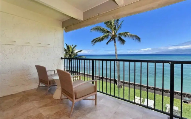 Lokelani #A205 - 2 Br condo by RedAwning