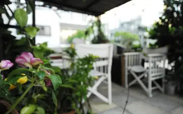 Apartment With Roof Garden