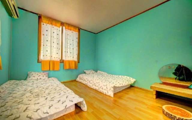 Alangga House - Hostel