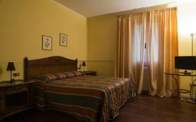 Casale Simbeni