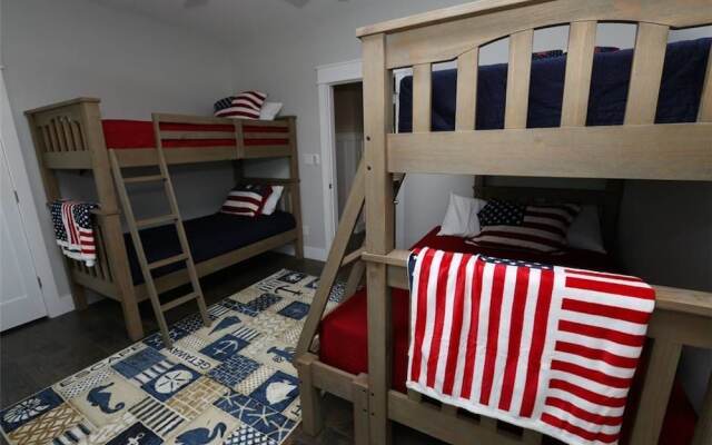 Cape Seaside - 7 Br Home