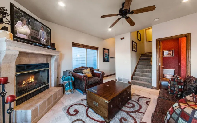 Bear Hollow Beauty - 4 Br Townhouse