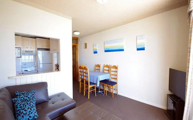 Avilla Court 1