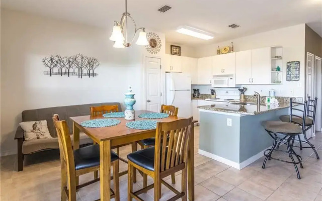 Romar Lakes 302B - 2 Br condo by RedAwning