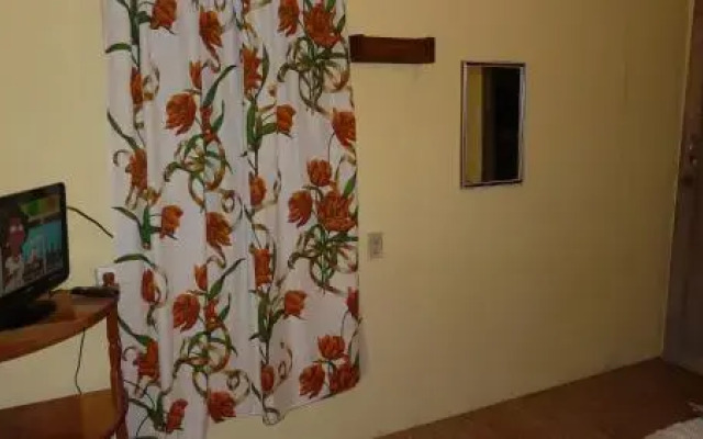 Flomon's Guest House