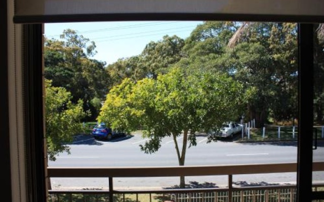 Close to Surf Beach, Surf Club, Hotel and Shops - Boyd St, Woorim – Balcony – Woorim
