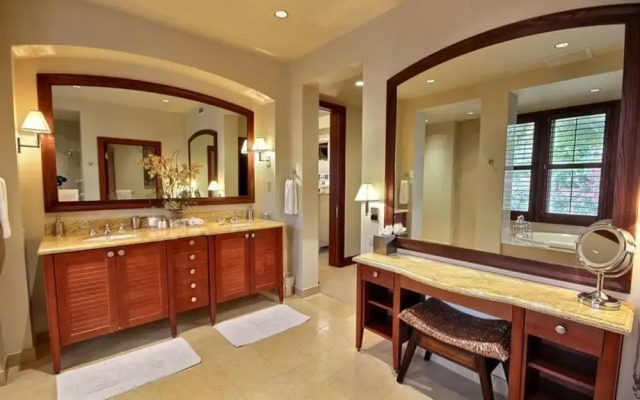 Loas Lani - Three Bedroom Estate
