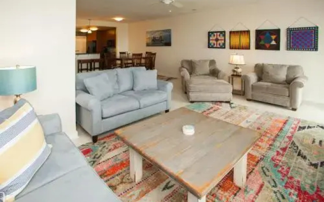B117 Bare Feet Retreat