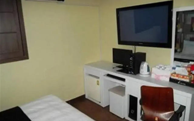 I Hotel