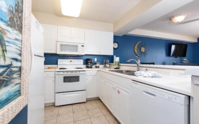 Pelican Isle 502 by RedAwning