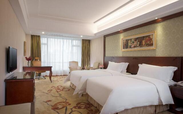 Vienna Hotel Guangzhou Panyu Chimelong Shiqiao Metro Station