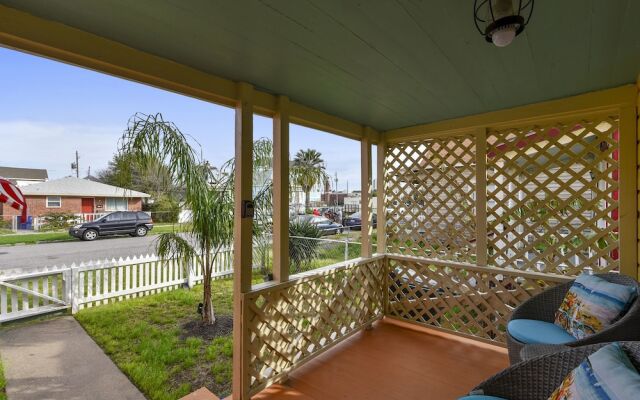 Island Paradise 2 Bedrooms 1 Bathroom Home