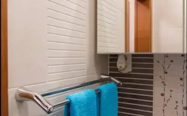 Stylish Suite Near Center