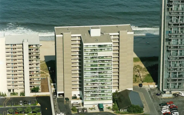 English Towers 506 2 Br condo by RedAwning